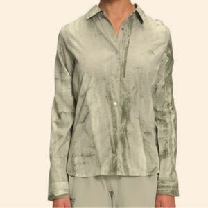 NWT The North Face Green Button-Up Shirt